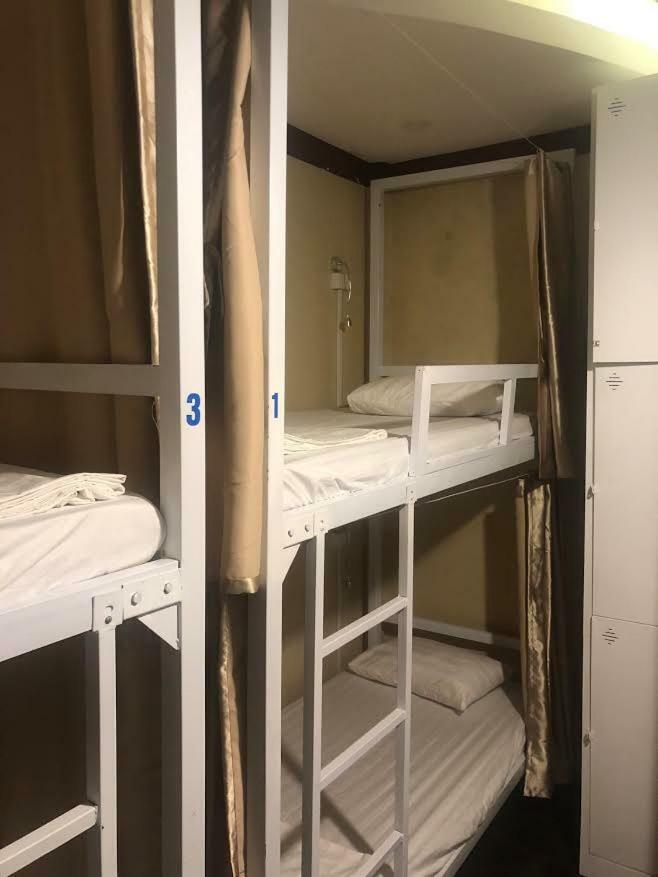 H&H Hostel Hanoi Bagian luar foto